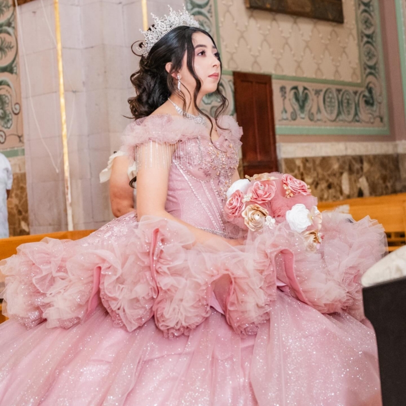 Pink Shiny Quinceanera Dresses Ball Gown Off The Shoulder Applique Beading Crystal Tiered Tull Corset Party Birthday Sweet 16 Dress Vestidos 15 Anos