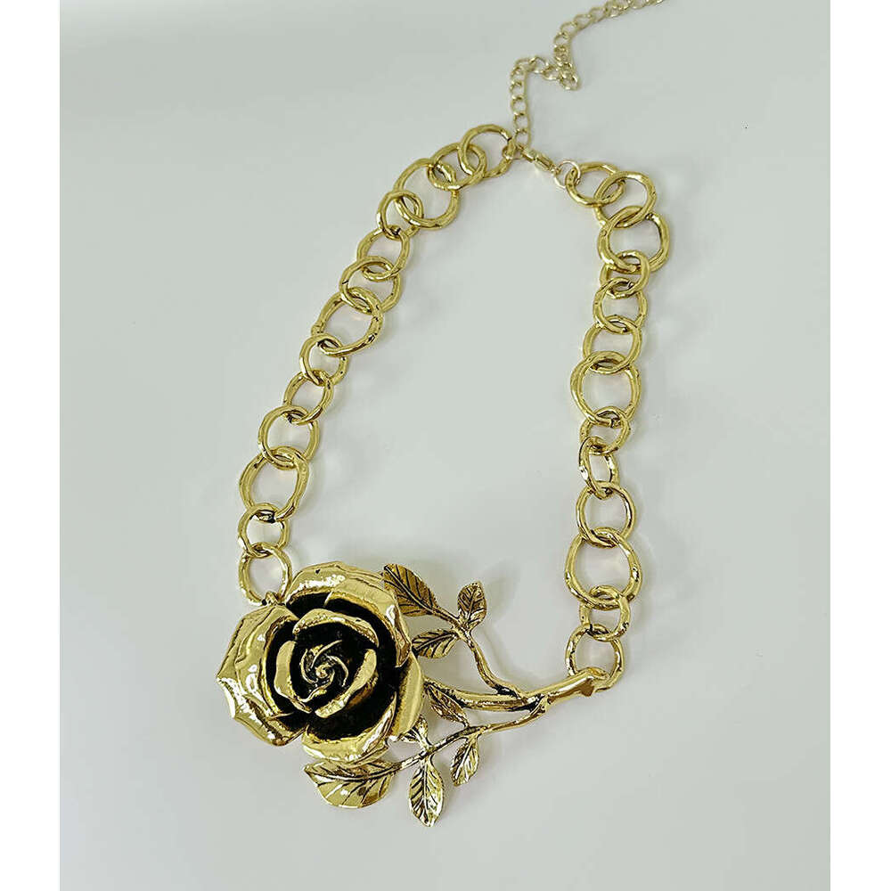 ZA European American Fashionable Unique Three-Dimensional Rose Flower Pendant Necklace with Stylish Metal Ring and Thick Clavicle Chain