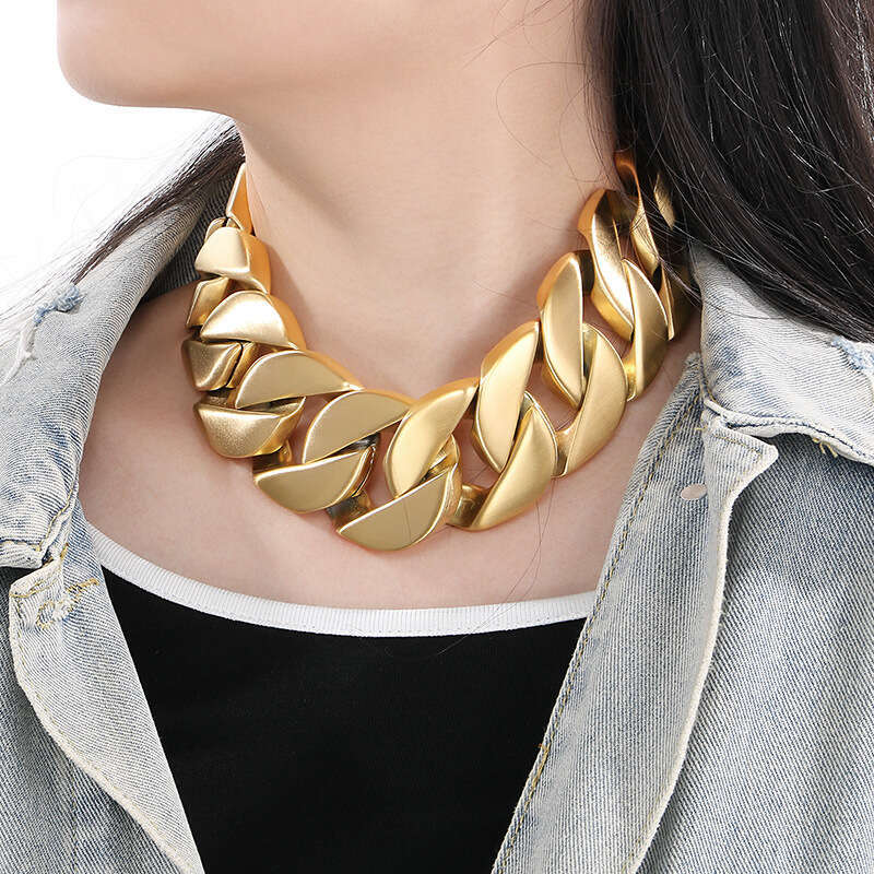 Popular in Europe and America, bold stainless steel Cuban chain, high-quality, high-texture, matte finish, unisex cast necklace jewelry