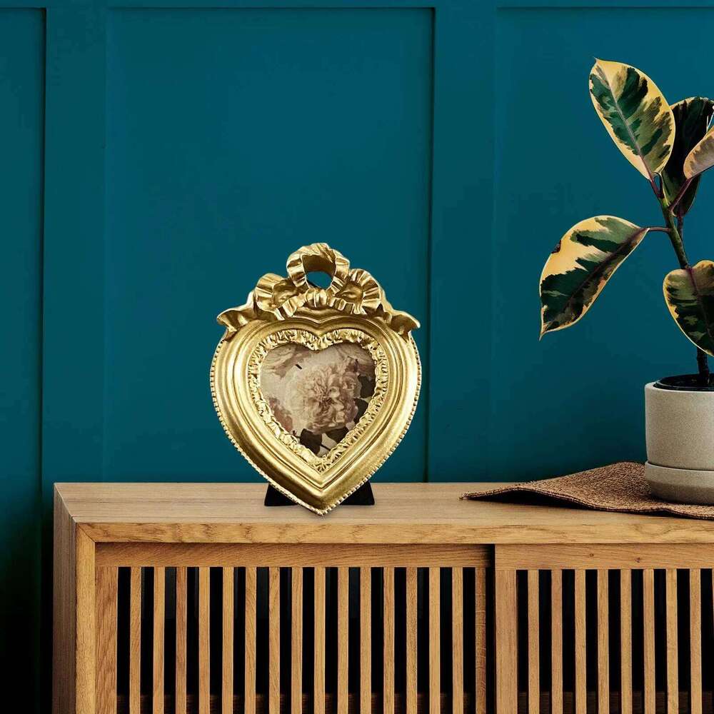 Embossed Vintage Style Ornate Picture Frame Photo H260306