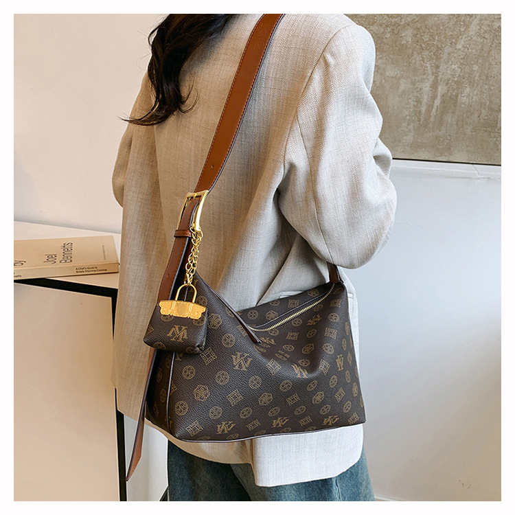 wk premium sense portable small square bag women 2025 new retro printing mini bucket bag shoulder bag oblique span bag women