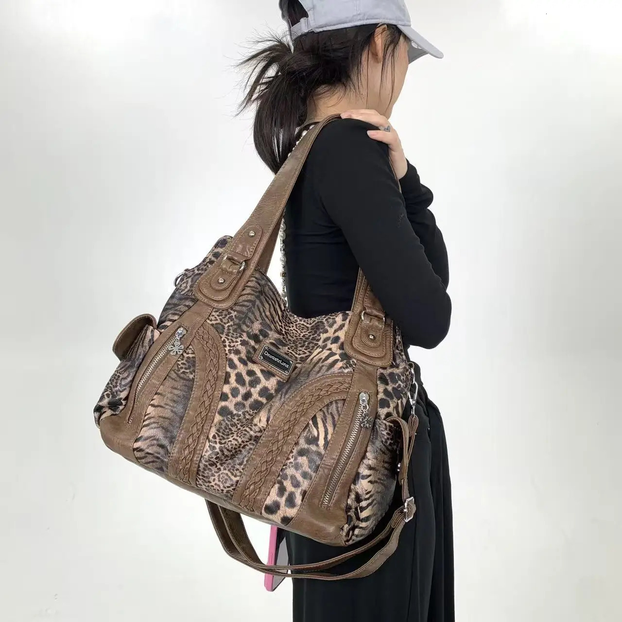 Y2K Melad Leopard Pattern Street Ladies Shoulder Bag with Large Capacity Multiple Separations Personalized Crossbody Bag 260303