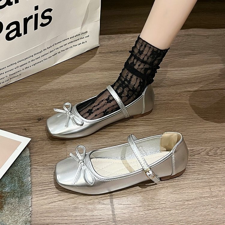 Ballet style shallow mouth single shoe 2025 new fashion bow French glossy small leather shoes buckle simple flat shoes