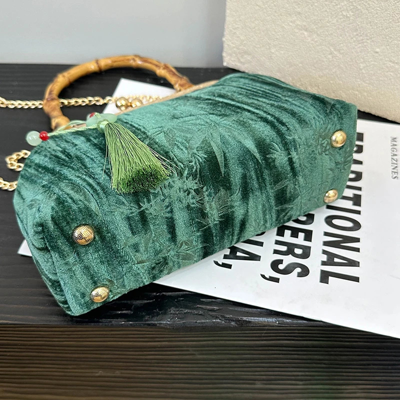 Fashion Chinesestyle Bamboo Section Handbag Womens 2025 n Shell Chain Bag Pair with Cheongsam Evening Dress Crossbody 260307