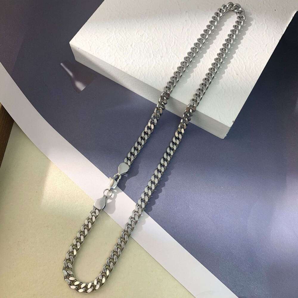 Premium Cuban Dongguan Titanium Steel Necklace for Men, Trendy Hip-Hop Versatile High-End Simple Clavicle Chain Holiday Gift