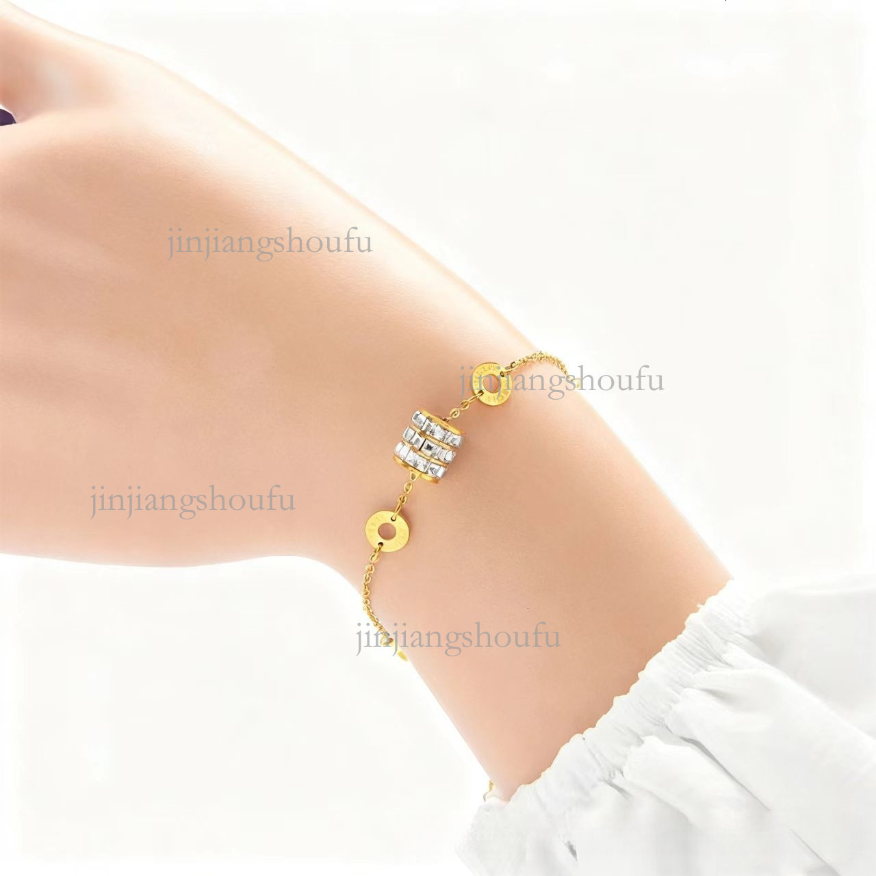 2026 Fashion All Diamond Titanium Steel Designer Bracelet Luxury Brand Non Fading Women's Jewelry Versatile High End 18K Gold Lock Chain Trendy N