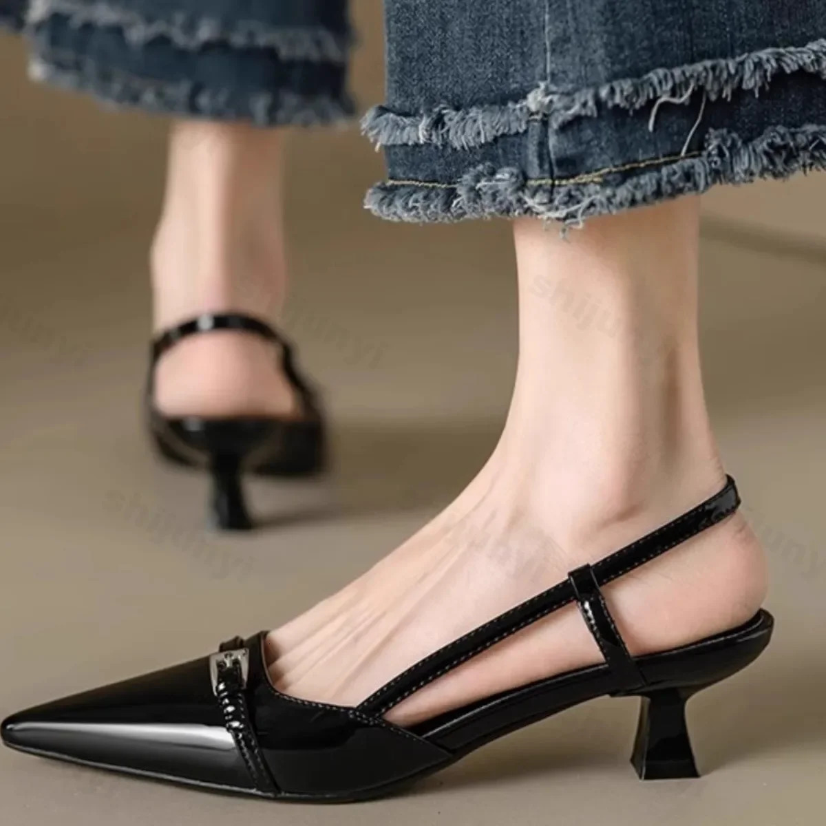 Summer French Wine Red Pointed Patent Leather Mid-heel Overhead Sandals for Women Retro Skinny Heel Slingback Pumps 260303
