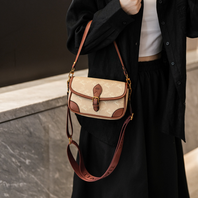 2026 New High-end Women's Underarm Square Bag Fashionable Luxury Bag And Designer Bag Versatile Color-contrast Commuting Shoulder And Crossbody S