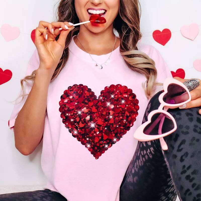 Y2k Graphic Tee Clothes Glitter Red Heart Design T-shirts for Women Fashion Women's Valentines Shirts Summer Casual Pink Tops XJ260306
