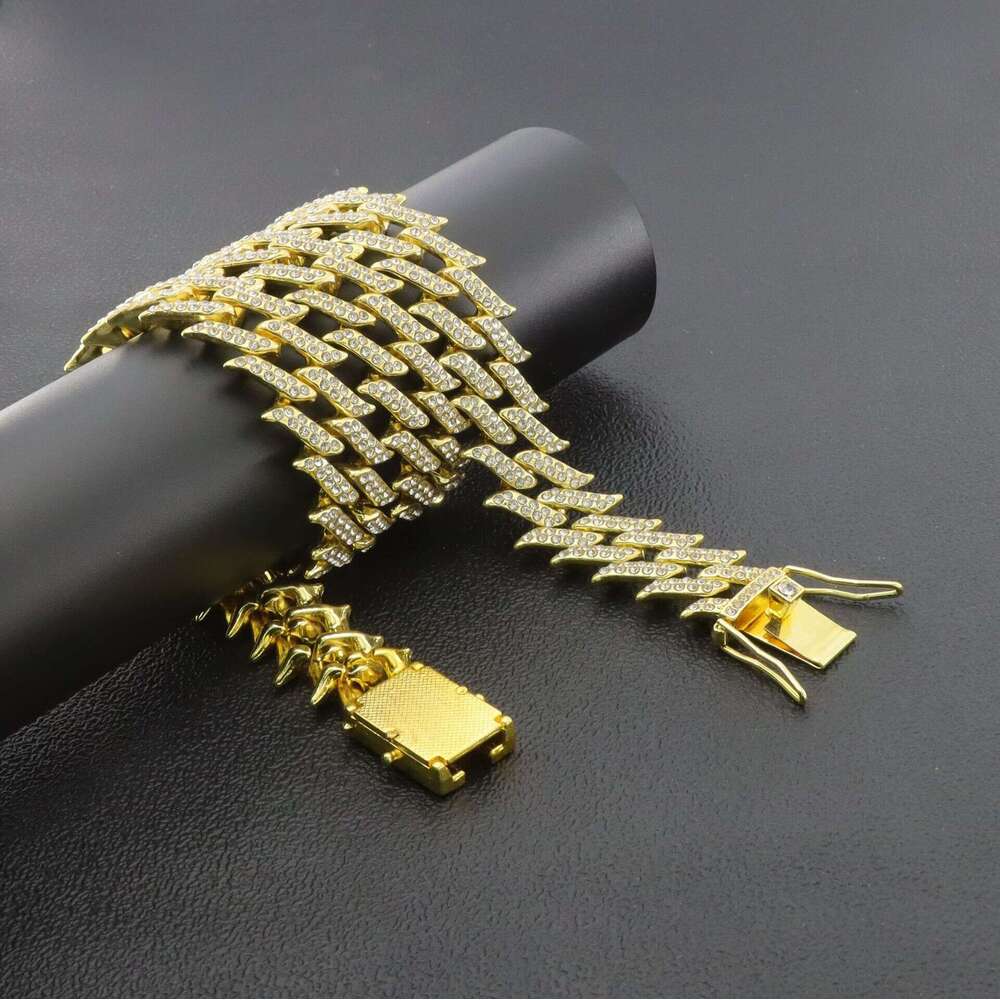 New Full Diamond Thorn Cuban Chain High-Quality Design Sense Spiked 18mm Box Clasp Alloy Hip-Hop Necklace Wholesale