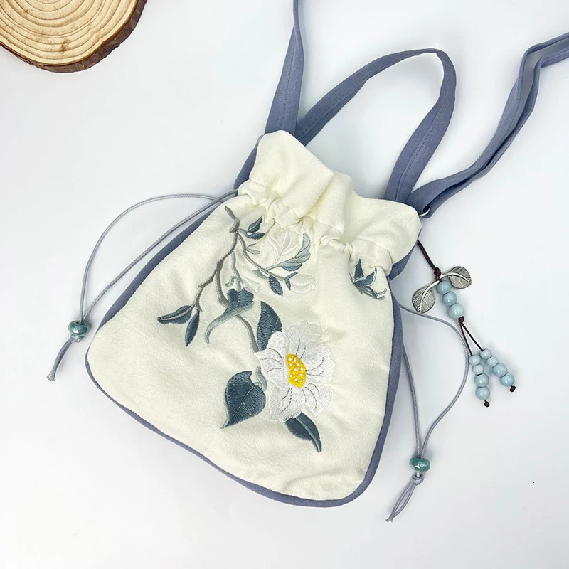 Ancient Womens Handbag Embroidered Flower Bunch Mouth Tassel Chinese Exquisite Shoulder Antique Elegant Crossbody Bag Wallet 260307