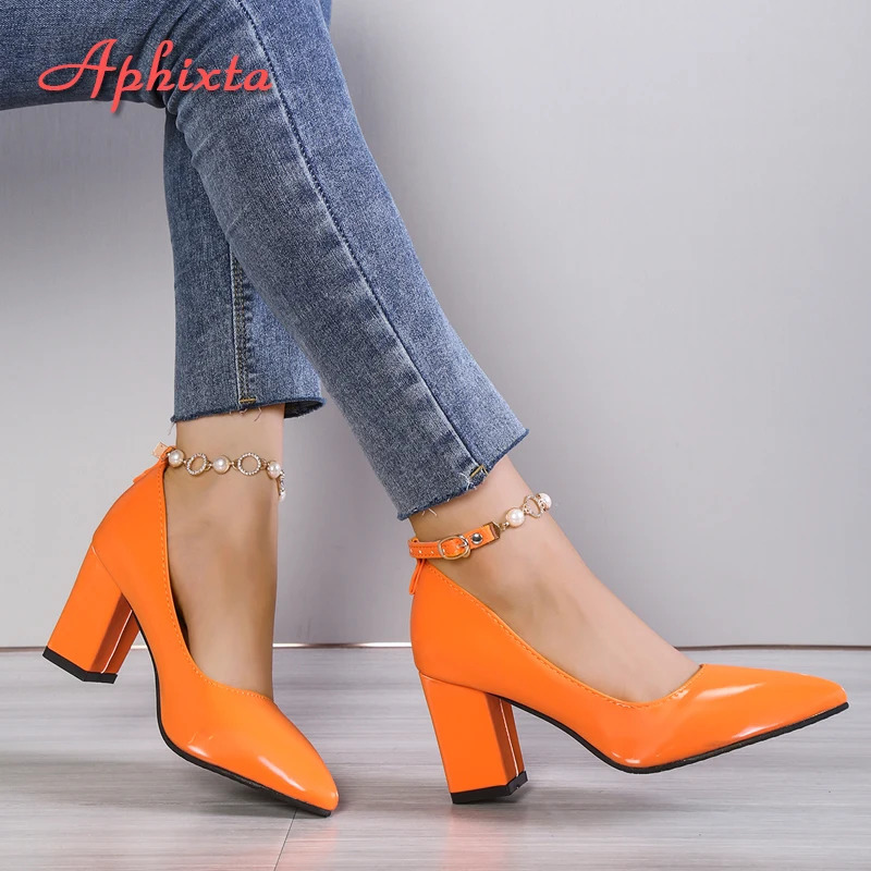 Aphixta Rhinestone Pearl Chain 7cm Chunky Heels Pumps Women Shoes String Bead Pointed Toe Bling Crystals Pumps 260306