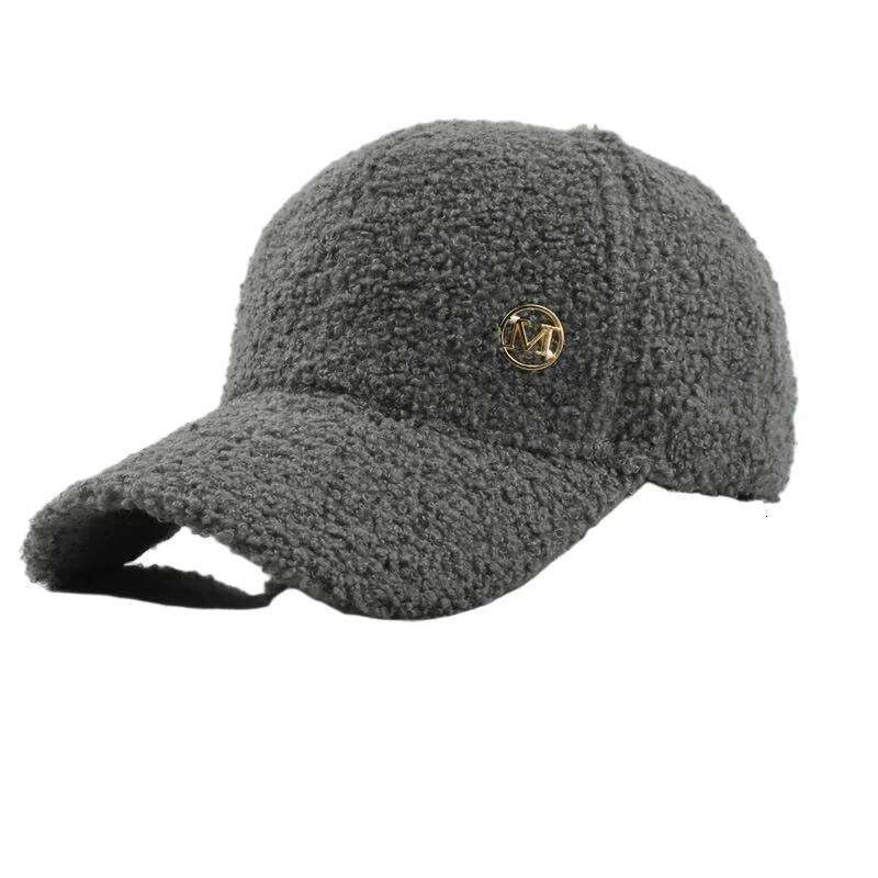 Winter Solid Color M-Label Lamb Wool Baseball for Women, Outdoor Warm Casual Fashion Versatile Plush Duckbill Cap Y260304