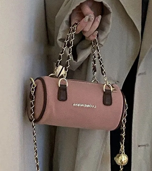 2026 Top Luxury Designer Bag Diane Nano Boulogne Pochette Liv Bag Shoulder Bag Women's Leather Cowboy Crossbody Bag Luxury Women's Chain Han