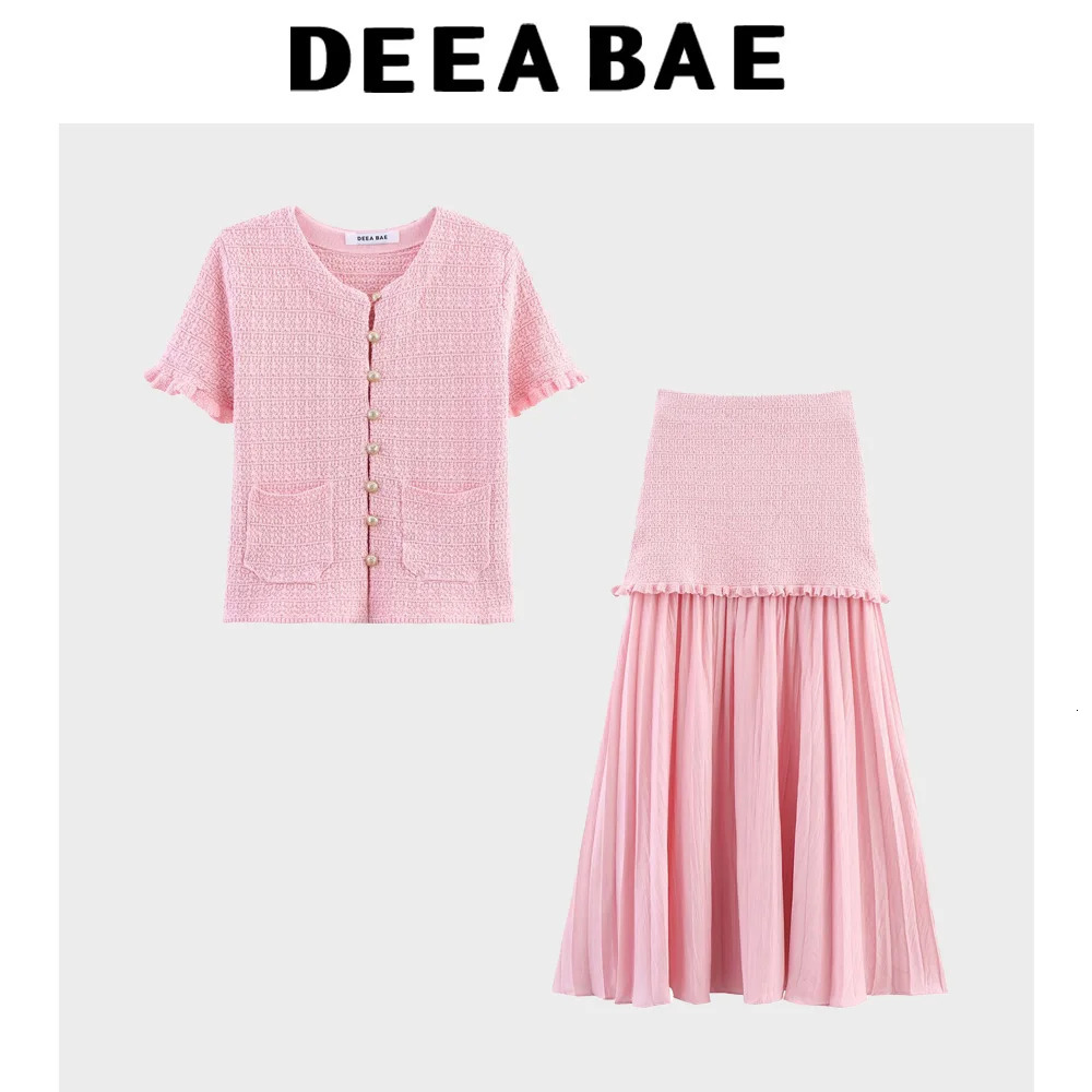 DEEABAE Autumn And Winter Round Neck Buckle Decoration Gentle and Versatile Short Sleeve Knitted Cardigan Half Skirt Set 260304
