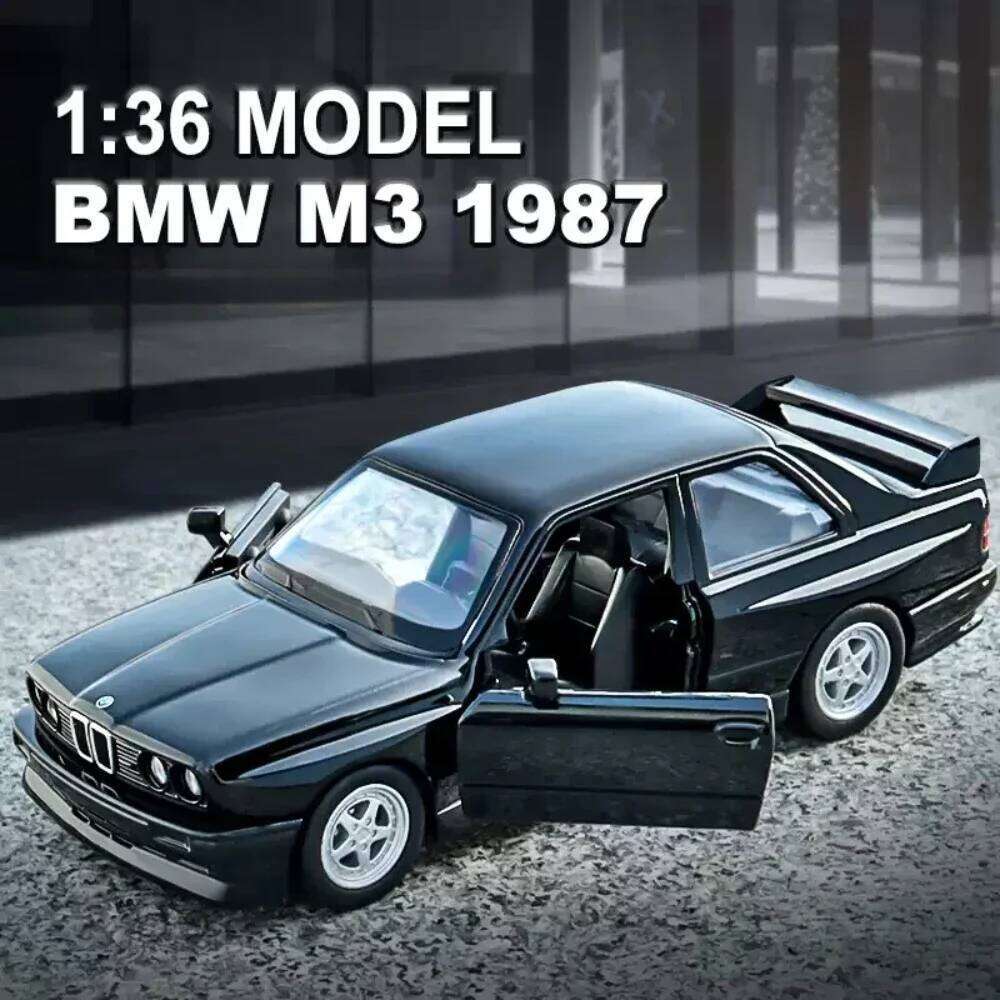1:36 BMW M3 1987 M4 CSL Model Toys Diecast Miniature Car Doors Opened with Pull Back Vehices Decorative Collection Children Gift Z260306