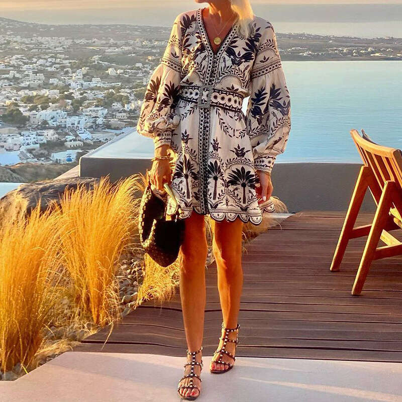 In-stock European and American clothing, new autumn fashion, cross-border women's stylish printed beach loose-fitting short dress