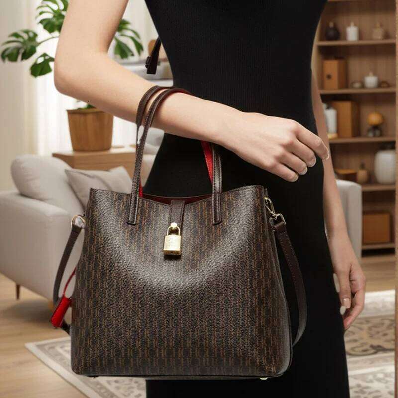 CH Premium Versatile Leather Crossbody Large Capacity Daily Commuter Tote Bag Letter Print Design Ladies Fashion XJ260306