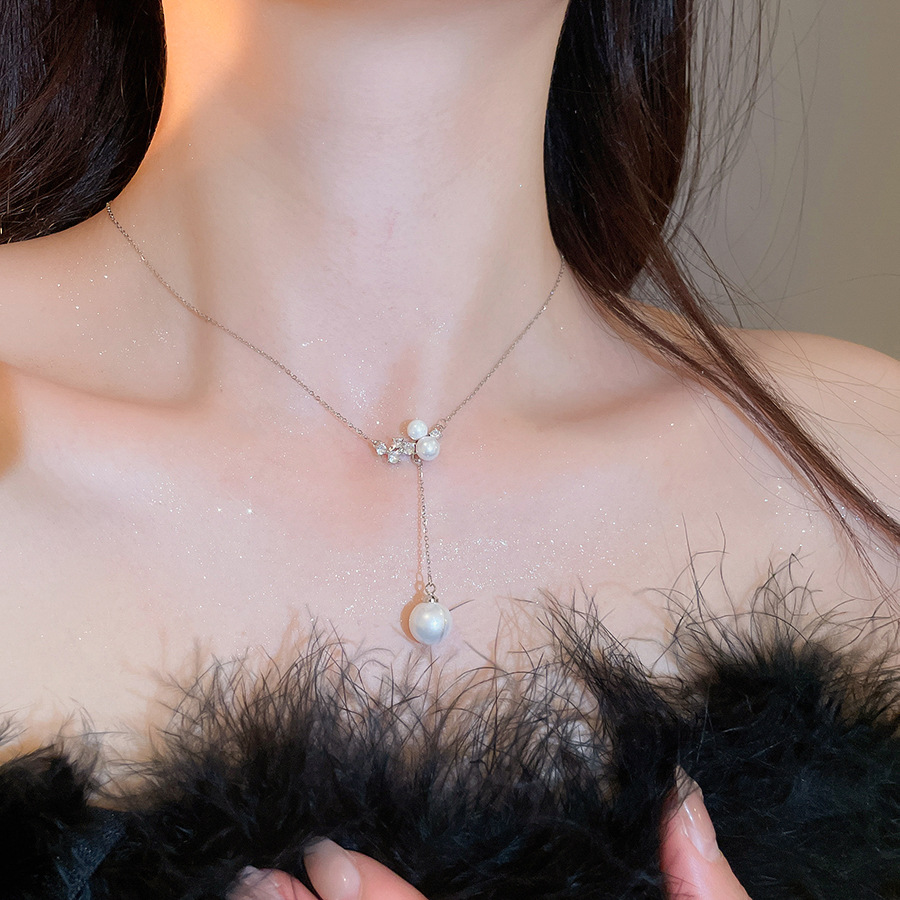 French-style stainless steel zircon pearl pendant necklace, vintage elegant clavicle chain, light luxury high-end jewelry for women