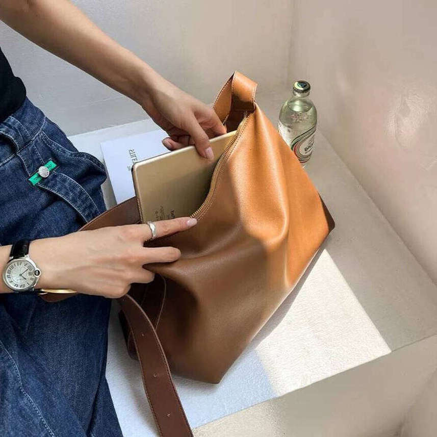 TAURUSCIAGA FLYING STARS Brand Shoulder Soft Leather Luxury Tote Bag Large Capacity Top Layer Cowhide Women Diagonal Cross Handbag Noble Temperament B