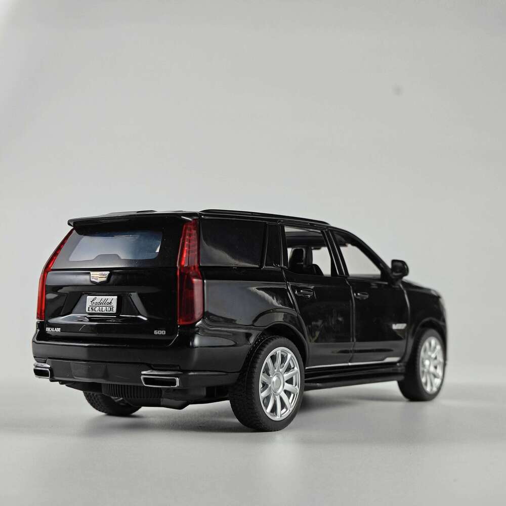 Diecast 1:32 Cadillac Escalade SUV Alloy Model Sound And Light Pull Back Toy Accessories The Car Birthday Present For Boys Z260306