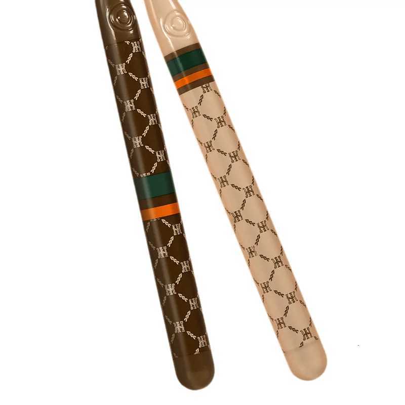 Luxury 6-Piece Toothbrush Set Premium Soft Bristles for Gentle Adult Oral Care Elegant Monogram Gift Box DesignT260307