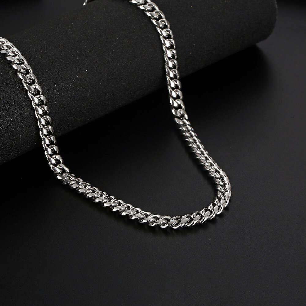 New Cuban Style Titanium Steel Square Dragon Bone Necklace Premium Flip Cover Gift Box Men's Versatile Accessory