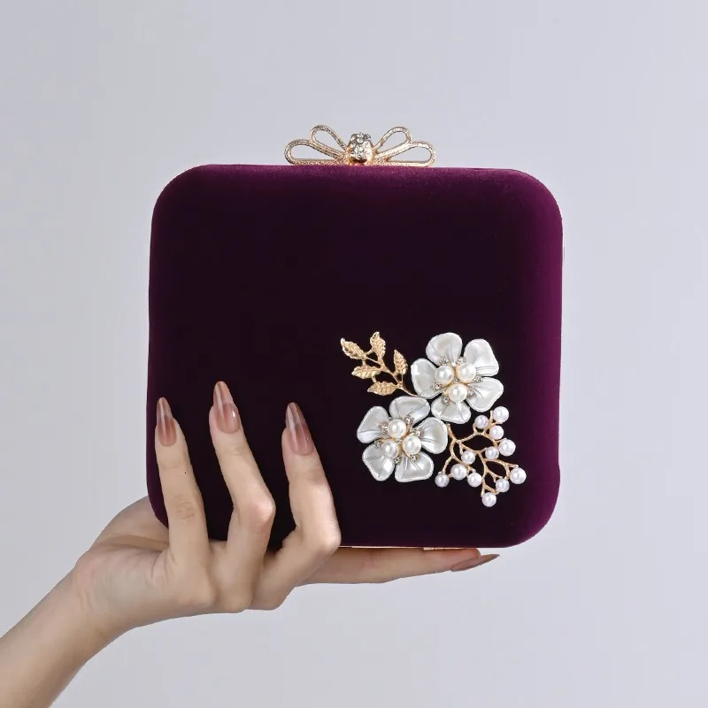 Chinese Style Bag 2025 Elegant Clutch Purse for Women Chain Wedding Banquet Evening Bridal Party Handbag 260307
