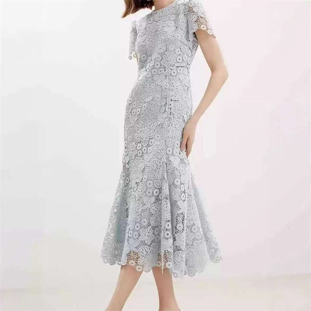 2026 spring and summer niche design lady style a3 commuting gentle style flower lace slim mermaid long skirt