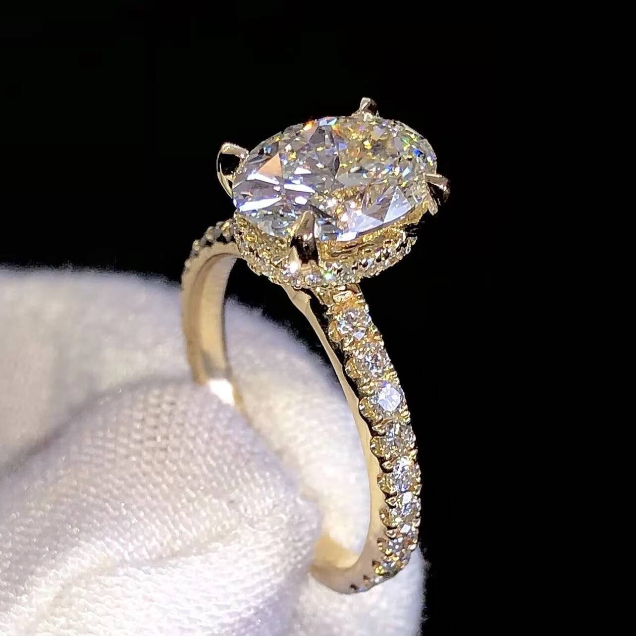 Hot Sale Real Gold S925 Silver Women Engagement Wedding Rings Set Oval Cut Diamond Engagement Rings Moissanite