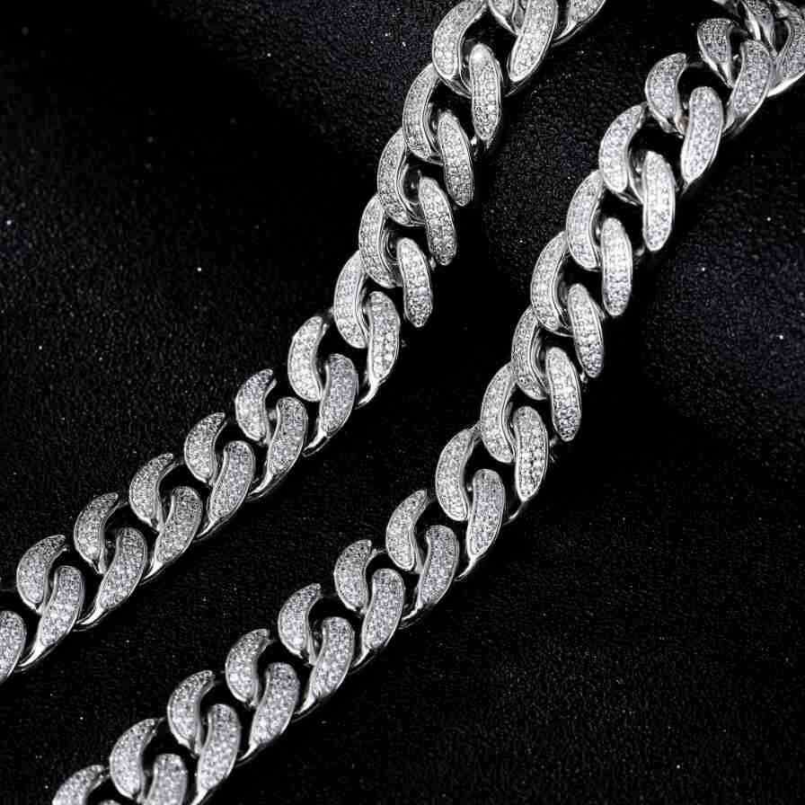 European and American jewelry necklace with eyes, men's high-quality micro-inlaid zircon Cuban necklace, hip-hop