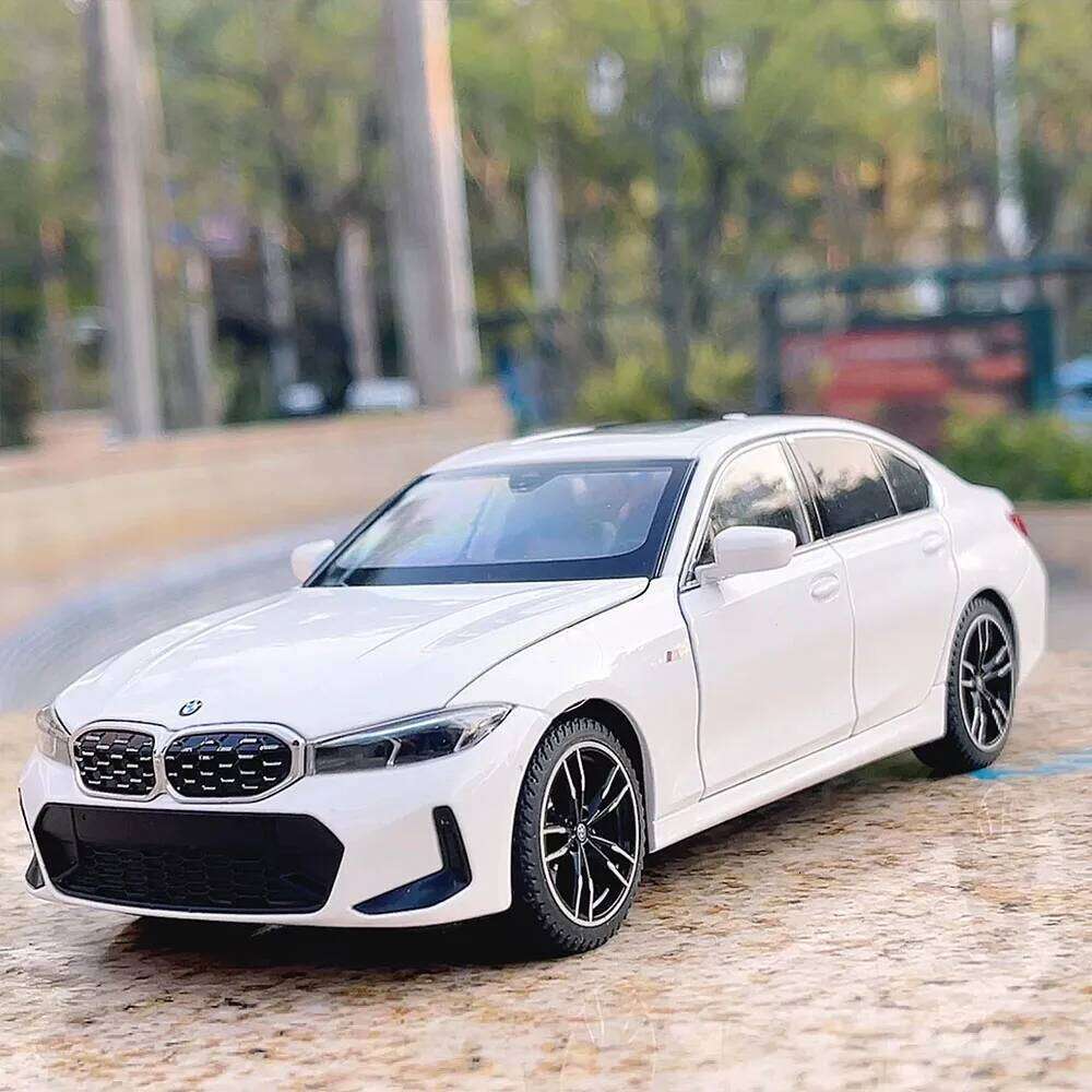 1:24 325Li 530Li Alloy Diecast Toy Car Model Four Wheel Suspension Sound Light Pull Back Miniature Vehice Decorative Collectible Z260306