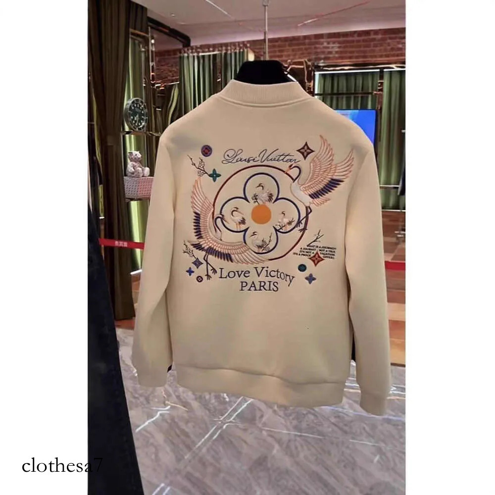 2026 Autumn Winter High Luxury Embroidery Heavyweight Baseball Jacket Fleece Lined Stylish Coat