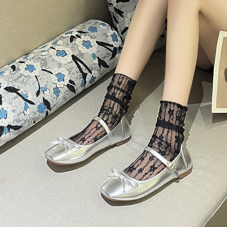 Ballet style shallow mouth single shoe 2025 new fashion bow French glossy small leather shoes buckle simple flat shoes