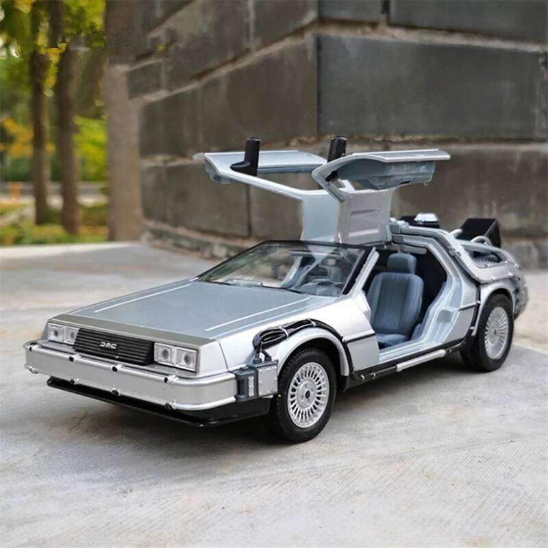 Welly 1:24 DMC-12 DeLorean Time Machine Back to the Future Diecast Metal Car Model Simulation Collection Kids Toy Gift Z260306