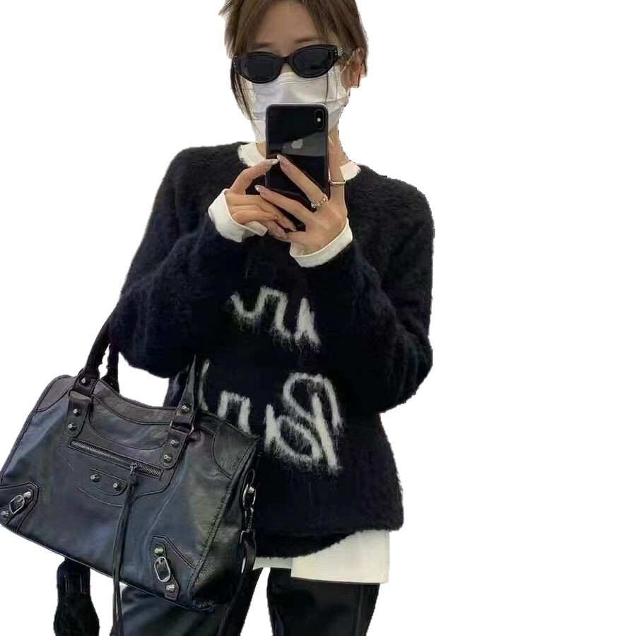 New spicy girl inlaid motorcycle bag with large capacity and high-end feeling shoulder and armpit crossbody bag handbag luxury handbag designer bag sh