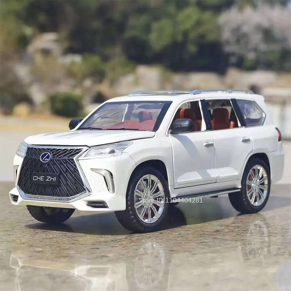 1:24 LX570 LX600 Miniature Car Toys Diecast Alloy Model 6 Doors Opened Sound Light Pull Back Metal Vehice Friend's Birthday Gift Z260306