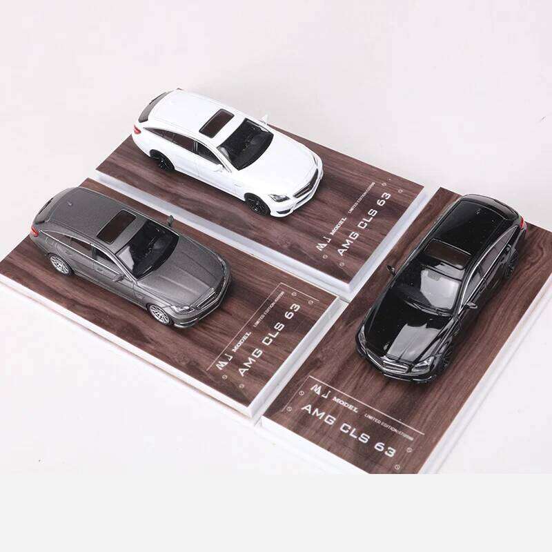 MJ 1:64 CLS63 Travel And Sedan Version Alloy Model Car Z260306