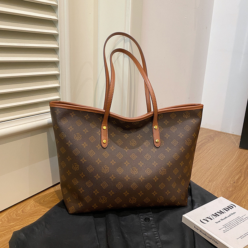 Cross-border Commuting Large Bag 2026 New Designer Bag Vintage Large Capacity Single Luxury Bag Shoulder Women's Bag High-end Handheld Trendy Tot