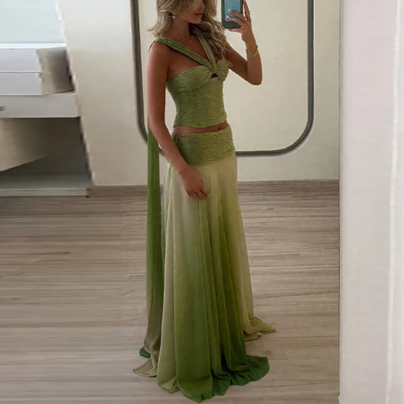 Sexy Halter Tops and Long Skirts Party Outfits Women Fashion Gradient Printed Pleated 2Pc Suit Elegant Sleeveless Backless Sets 260306