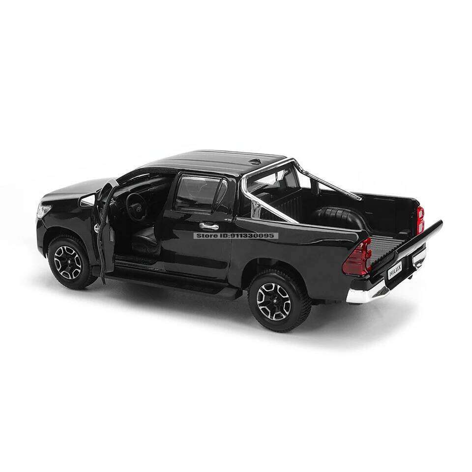 Maisto 1:27 New Toyota Hilux Highly-detailed die-cast precision model car Model collection gift Z260306