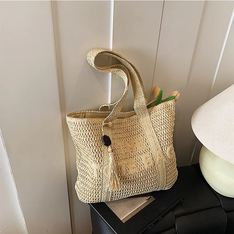 French style large capacity woven straw woven bag for women beach vacation shoulder bag casual commuting tote bag 260303