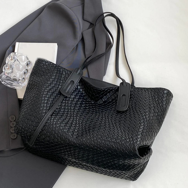 Ladies solid color multifunctional handbag minimalist ladies shoulder bag lightweight commuting for daily office use 260228
