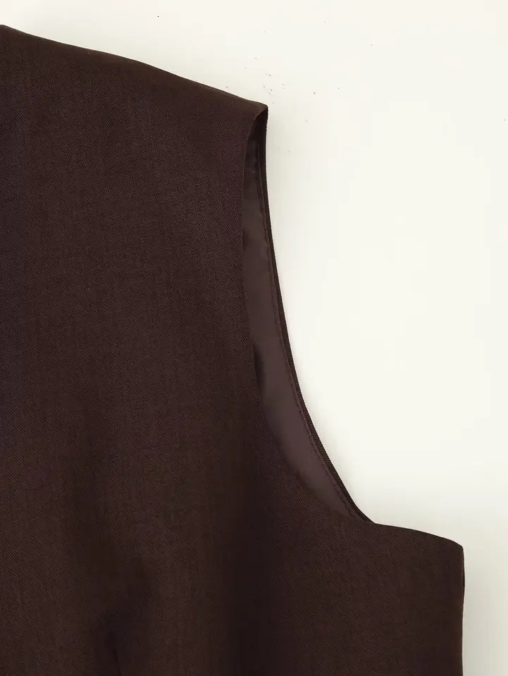 ETJ Autumn womens elegant fashion solid color round neck vest temperament versatile button up 260306
