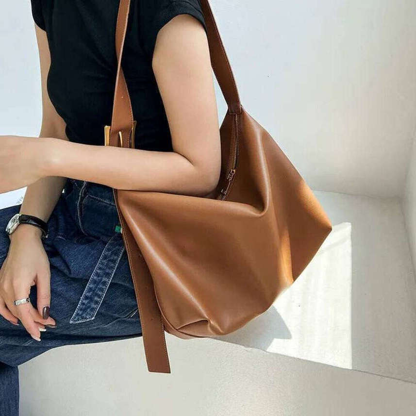TAURUSCIAGA FLYING STARS Brand Shoulder Soft Leather Luxury Tote Bag Large Capacity Top Layer Cowhide Women Diagonal Cross Handbag Noble Temperament B