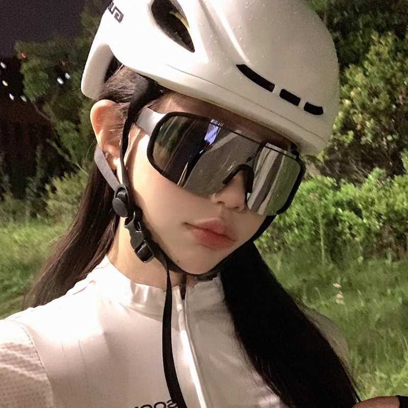 Color Changing Day and Night Cycling Glasses Oversized Frame Mercury Sunglasses Outdoor Cycling Mountaineering Windproof Night Riding Goggles Myopia S