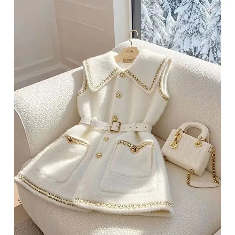 Autumn Winter Sleeveless Unique Womens Lamb Wool Vest Coat Fashion Korean Version Temperament Ladies Waistcoat Jacket 260306
