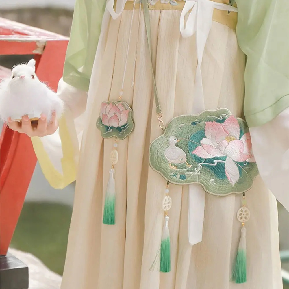 Sweet Embroidery Lotus Shoulder Bag Antique Style Handmade Chinese Hanfu Traditional Elegant Ancient Messenger 260307