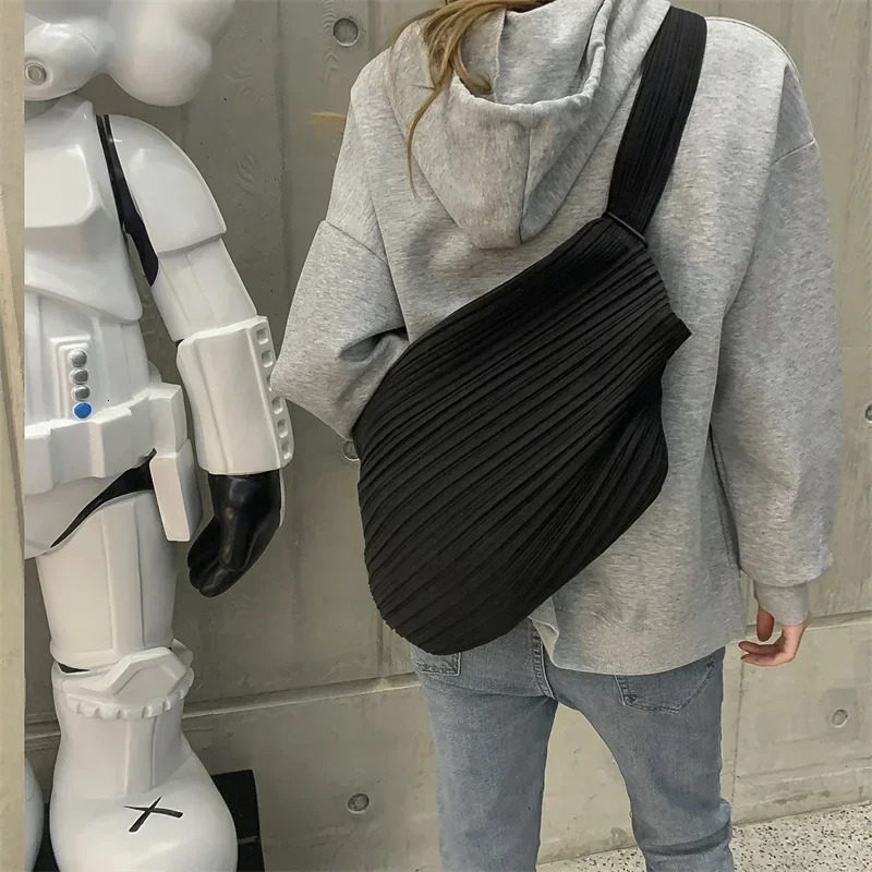 YUDX Miyake Pleated Model Woman Retro Simplicity Large Capacity Shoulder Bag for Crossbody Bags Women 260228