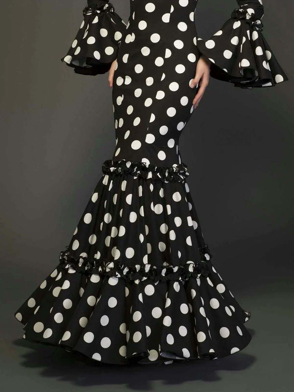 Elegant Party Long Dress Women Polka Dot Printed Ruffle Hem Sundress Bohemian Casual O-neck Flare Sleeve Slim Maxi Robe 260304